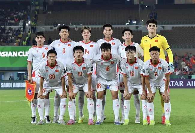 Hình ảnh minh họa quá trình chia sẻ dữ liệu an toàn với các đối tác và cơ quan pháp luật, đảm bảo tuân thủ và bảo mật thông tin tại 68wim Xổ Số.