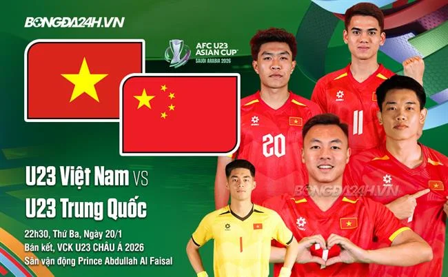 Trận đá gà đang diễn ra trong đấu trường với khán giả hò reo